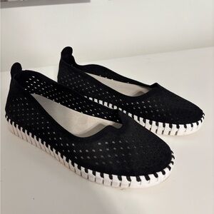 Ilse Jacobsen Black Tulip Flats slip ons Size 7 (Euro size 37)